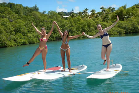 trois-filles-stand-up-paddle.jpg